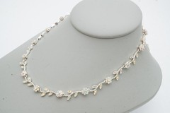 Vintage Necklace Silver Tone Rhinestone Flower Ivy 16″