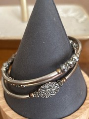 Silver toned estate bracelets lot of secen (7)