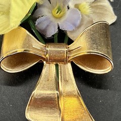 Avon Special Bouquet Corsage Pin Brooch Vintage Mother’s Day Spring Easter 1980