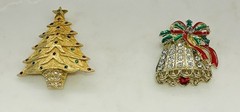 VTG Lot 22 Pins Christmas Holiday Santa Ornament Tree Candle Wreath Stockin Bell