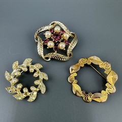 Vintage Wreath Brooch Lot Gold Tone Faux Seed Pearl Pink Stones Textured Brushed