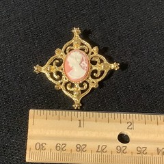 Vintage AAI Marked Gold Cameo Brooch Pin Classic Beauty Rare Left Facing
