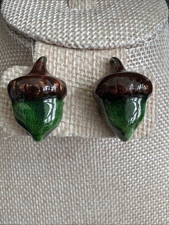 VTG 1940s Mid-Century Ceramic Acorn Screw-Back Earrings