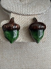 VTG 1940s Mid-Century Ceramic Acorn Screw-Back Earrings