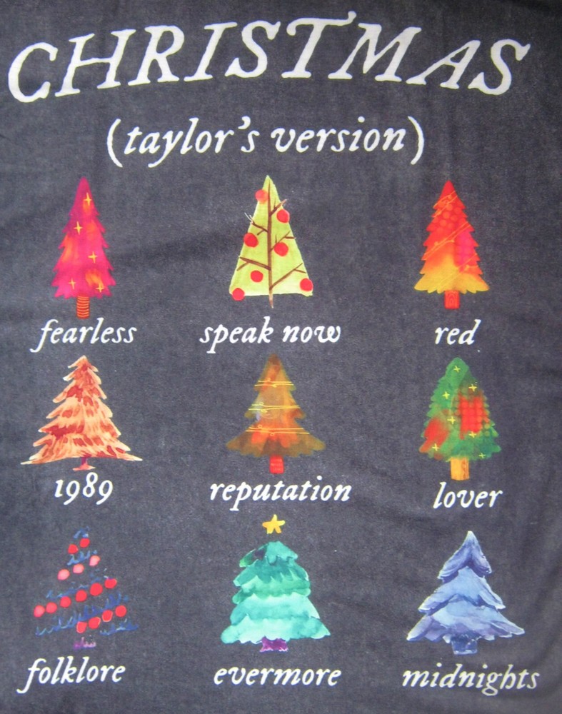TAYLOR SWIFT ADORABLE XMAS TREE FARM T-SHIRT + CHRISTMAS TREE PIN x KC CHIEFS