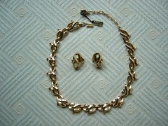 Rare Crown TRIFARI Alfred Philippe PAT PEND Choker Necklace & Earring Set UNUSED