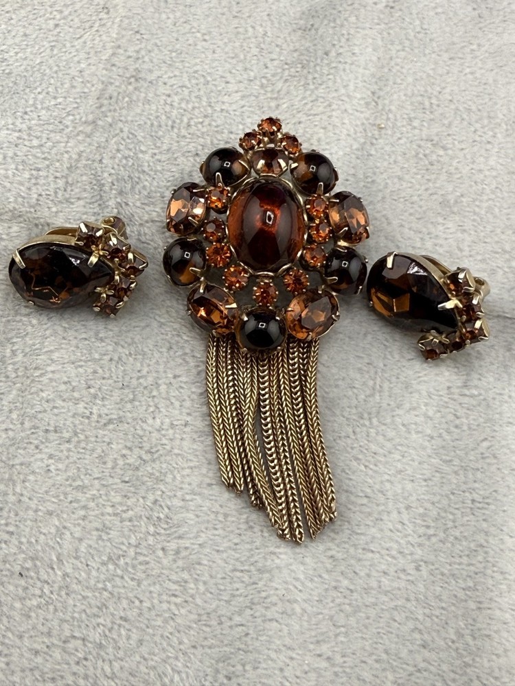 Vintage Weiss Brooch Clip On Earrings Set Tassel Rhinestones Gold Tone Brown