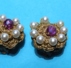 Vintage Gold Tone Crochet Thread w/ Pearl Rhinestone Beads Clip On Earrings 1″