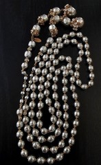 MIRIAM HASKELL 50’S SIGN 2PC S-GREY BAROQUE PEARL ICE CLEAR MONTÉE BRASS ACCENTS