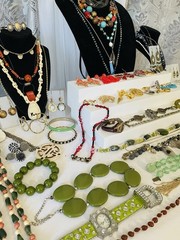 Jewelry addicts! Vintage Estate Costume AVON MONET 925 SOUTHWESTERN 89pc Lot