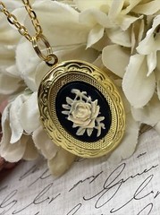 BLACK Cream Gothic Valentine DARK ROSE Cameo Locket Pendant Necklace Woman Gold