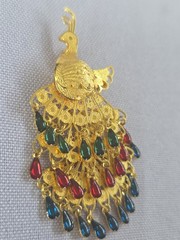Vintage Peacock Gold Tone Floating Gem Filigree Pendant Brooch Articulated