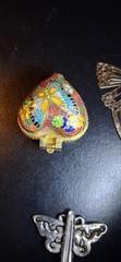 Vintage 7 PIECES Butterfly Lot. Signed Monet and Unsigned PIECES GOLD-TONE METAL