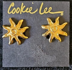 Cookie Lee Goldtone Sun Star Celestial Swirl 1.25” Retro Clip On Earrings New.