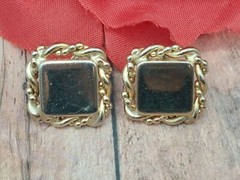 Star Gold Tone Vintage Screw Back Clip Earrings Square Twisted Chain Edge .75″