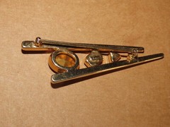 1990s MODERN ART PIN BROOCH GOLD TONE MULTI COLOR RHINESTONES SIGNED KEYES