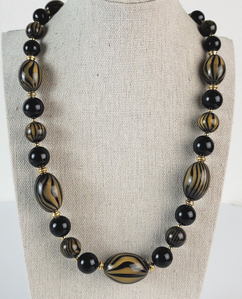 Vintage Black And Gold Color Fusion Plastic Beaded Necklace 30″ Spring Ring