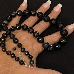 LOVELY ESTATE STERLING SILVER HAND KNOTTED FACETED ONYX 16mm BEAD NECKLACE 22”