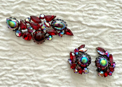 VTG. REGENCY RED & AURORA BOREALIS CABOCHON and RHINESTONE BROOCH & EARRING SET