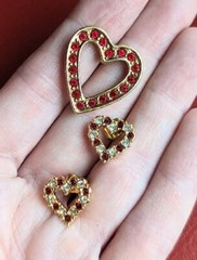 Set Of 2 AVON Dainty HEART Stud Post EARRINGS White RED Rhinestones PIN Brooch