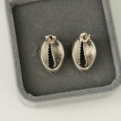 Vintage 925 Sterling Silver Cowrie Shell Shaped Post Earrings
