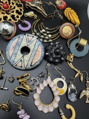 Vintage Single Earrings Lot 66 Pc Mixed Gold Tone Dangle Stud Novelty Craft
