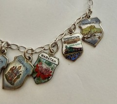 Vintage 10 Australia Tourist Historical Sites Shield Charms 925 Bracelet 7 3/4”