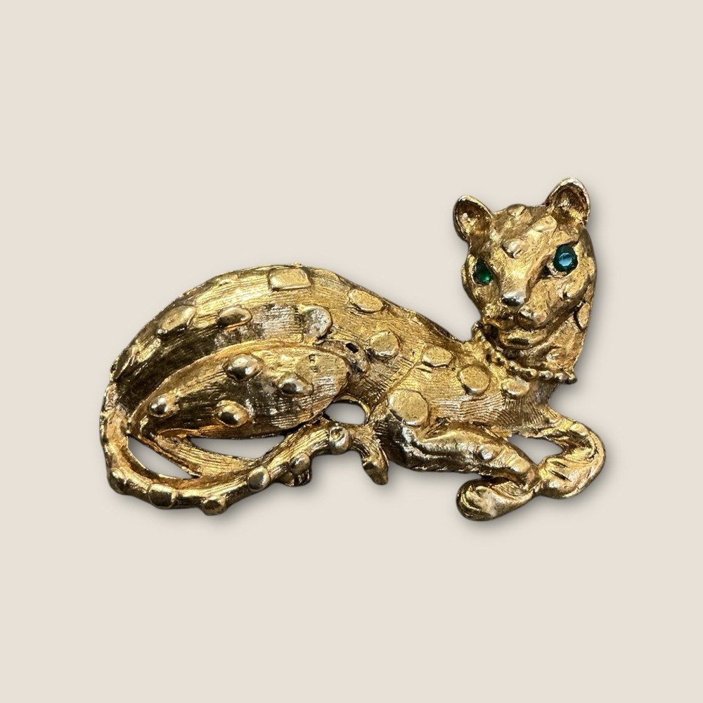 Vintage Estate Gold Tone Spotted Green Eyed Leopard Brooch Pin