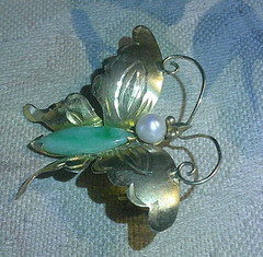 14K Gold – Jade – Pearl – Butterfly Brooch Vintage Pin 1.5″ x 1.25″