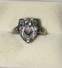 14K White gold vintage shield ring