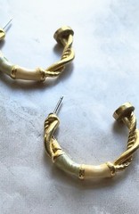 Vintage 80s Necklace & Earrings Pastel Peach Ivory Acrylic Enamel Bamboo