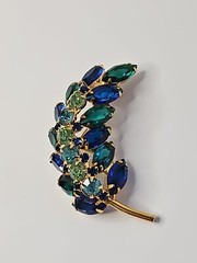 VTG Juliana Brooch & Clip on Earrings Green Blue Rhinestones Goldtone