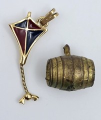 Vtg Charm Lot 15 Pendant Laurel Birch Cat Monet Kite Seagrams Barrel Craft Wear