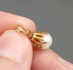 vintage 14K yellow gold ornate bell cage or cap cultured pearl pendant