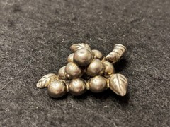 ICONIC VINTAGE MEXICO STERLING 925 GRAPE PIN & EARRINGS SET *10.7 gm*