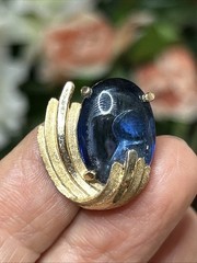57. Rare Crown TRIFARI Gold tone Blue Oval Cabochon Clip on Earrings 14.7g, 21mm