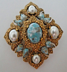 Large Vintage 1968 Gold, Pearl & Turquoise Sarah Cov Remembrance Brooch/Pendant