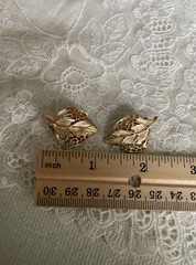 Vintage Gold Tone Leaf Clip On Earrings Jewelry JMS-1