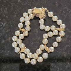 Ciner Faux Pearl Double Strand Beaded Bracelet Vintage Fancy Box Clasp 8.5 In