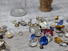 Vtg Estate Costume Jewelry Crystals Glass Rhinestones Lot For Repairs Parts G9.1