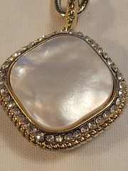 Vtg Goldette Lariat Gold-Tone Necklace w Mother-of-Pearl Pendant