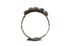 ANTIQUE VICTORIAN ENGLISH 9K GOLD ALMANDINE GARNET & SEED PEARL RING