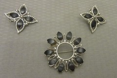 Vintage Gray Moonglow Thermoset Plastic Set Brooch Clip Earrings Rhodium Plated