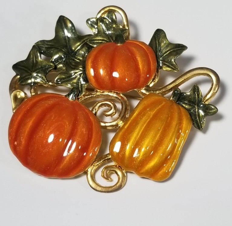 KC enamel pumpkin harvest brooch pin autumn fall halloween gold tone vtg jewelry