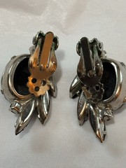 Vtg Juliana D&E Unmarked Clip Earrings Faux Black Hermatite Pronged 1960’s Era