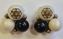 Vintage Tassel Necklace & Earrings Molded Plastic Beads Statement Retro Chunky