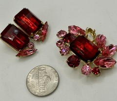 Vintage Red & Pink Rhinestone Brooch Pin & Matching Clip On Earrings Gold Tone