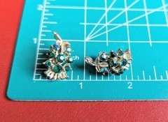 Vintage Green Peacock Blue Aurora Borealis AB Glass CLIP Earrings Feather Leaf