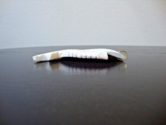 VINTAGE 1970-80s HANDMADE CARVED NATURAL SEASHELL FISH PENDANT