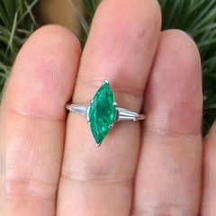 Vintage Platinum Engagement Ring 2.09CT. Gem Natural Green Emerald Marquise Cut